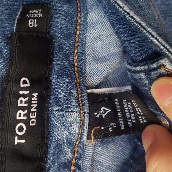 Torrid ANKLE SKINNY JEAN LIGHT WASH 18 - Picture 10 of 13